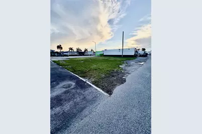 54 NW 8th St, Homestead, FL 33030 - Photo 6
