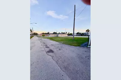 54 NW 8th St, Homestead, FL 33030 - Photo 8