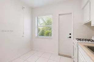 2499 SW 27th St, Miami, FL 33133 - Photo 6
