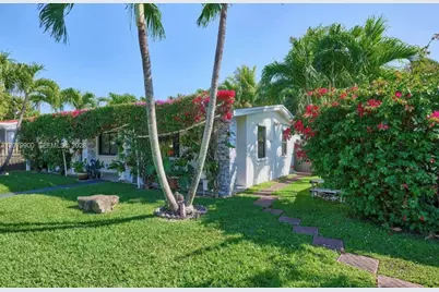 612 W Drew St, Lantana, FL 33462 - Photo 2