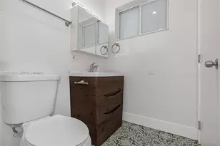 6910 Bay Dr, Miami Beach, FL 33141 - Photo 6