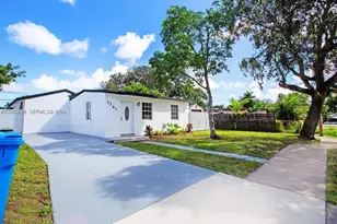 3761 SW 45th Avr, West Park, FL 33023 - Photo 2