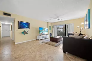 1014 Green Pine Blvd, West Palm Beach, FL 33409 - Photo 4