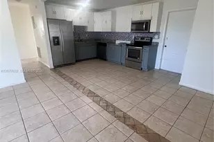 828 SW 3rd St, Florida City, FL 33034 - Photo 4