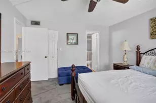 9261 Sunrise Lakes Blvd, Sunrise, FL 33322 - Photo 18