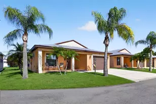 12 Barcelona Ln, Port Saint Lucie, FL 34952 - Photo 2