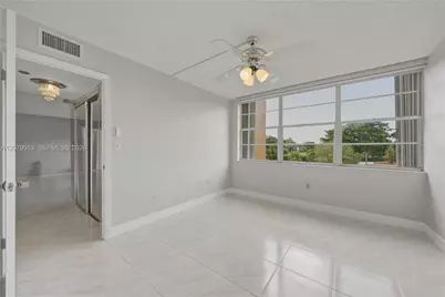 900 Saint Charles Pl #310, Pembroke Pines, FL 33026 - Photo 18