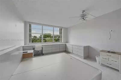 900 Saint Charles Pl #310, Pembroke Pines, FL 33026 - Photo 12