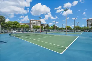900 St Charles Pl, Pembroke Pines, FL 33026 - Photo 30