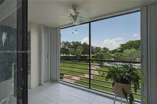 900 St Charles Pl, Pembroke Pines, FL 33026 - Photo 10