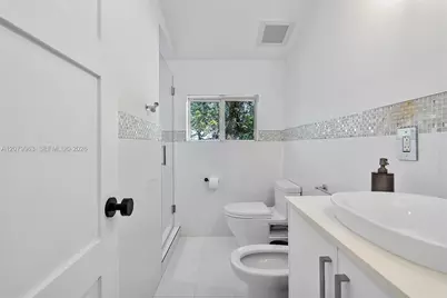 652 NE 105th St, Miami Shores, FL 33138 - Photo 42