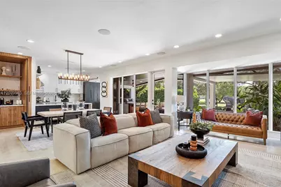 652 NE 105th St, Miami Shores, FL 33138 - Photo 14
