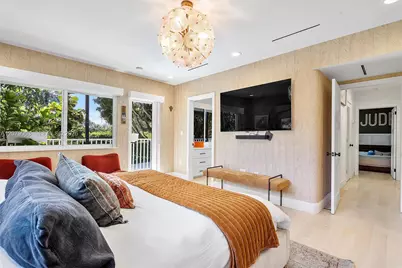 652 NE 105th St, Miami Shores, FL 33138 - Photo 36