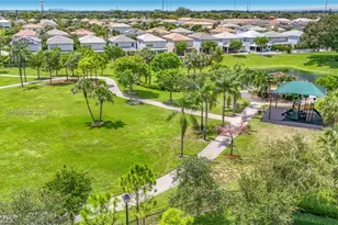 1040 Eucalyptus Dr, Hollywood, FL 33021 - Photo 46