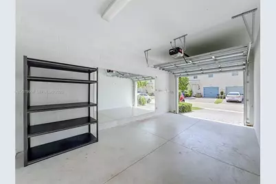 1040 Eucalyptus Dr #2, Hollywood, FL 33021 - Photo 32