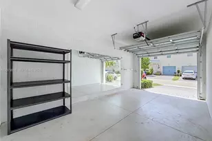 1040 Eucalyptus Dr, Hollywood, FL 33021 - Photo 32