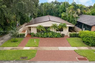 220 NE 105th St, Miami Shores, FL 33138 - Photo 2