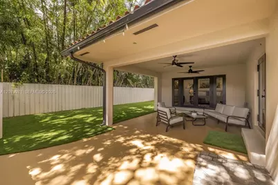 220 NE 105th St, Miami Shores, FL 33138 - Photo 22
