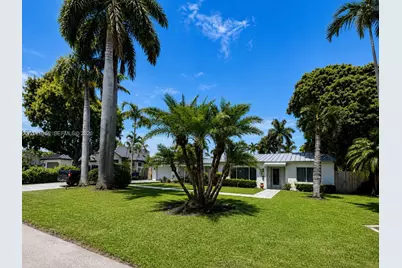 2421 NE 13th St, Fort Lauderdale, FL 33304 - Photo 1