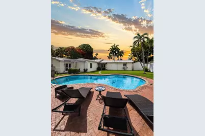 2421 NE 13th St, Fort Lauderdale, FL 33304 - Photo 2