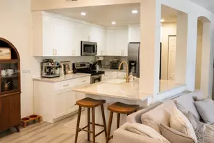 10902 NW 83rd St, Doral, FL 33178 - Photo 2