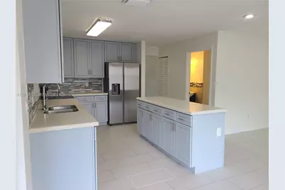 8820 SW 13th St, Pembroke Pines, FL 33025 - Photo 4