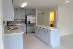 8820 SW 13th St, Pembroke Pines, FL 33025 - Photo 4
