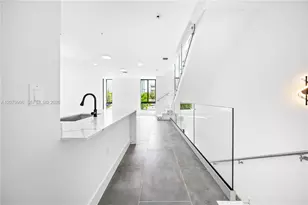 526 SW 2nd St, Miami, FL 33130 - Photo 8