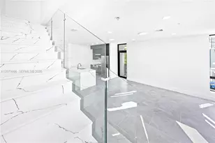 526 SW 2nd St, Miami, FL 33130 - Photo 10