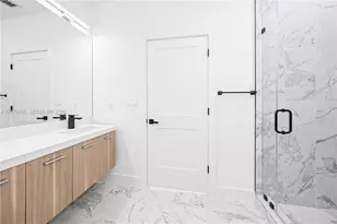 526 SW 2nd St, Miami, FL 33130 - Photo 22
