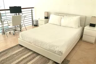 41 SE 5th St, Miami, FL 33131 - Photo 8
