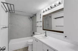 7100 Fairway Dr, Miami Lakes, FL 33014 - Photo 14