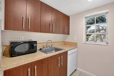 8600 SW 109th Ave #4-205, Miami, FL 33173 - Photo 4