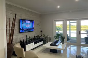 307 SW 120th Ave, Pembroke Pines, FL 33025 - Photo 4