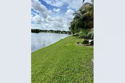 307 SW 120th Ave, Pembroke Pines, FL 33025 - Photo 34