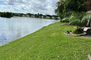 307 SW 120th Ave, Pembroke Pines, FL 33025 - Photo 34