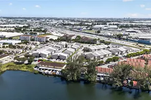 8351 NW 99th St, Hialeah Gardens, FL 33016 - Photo 18