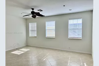 123 E Royal Palm Cir #105, Jupiter, FL 33458 - Photo 4