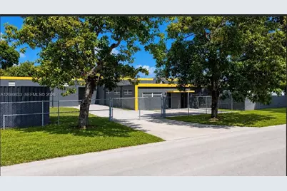 17220 NW 2nd Ct, Miami Gardens, FL 33169 - Photo 2