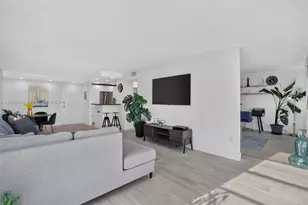 2500 NE 135th St, North Miami, FL 33181 - Photo 8
