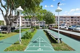 410 SE 2nd St, Hallandale Beach, FL 33009 - Photo 8