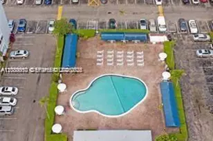 410 SE 2nd St, Hallandale Beach, FL 33009 - Photo 4