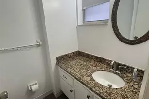 410 SE 2nd St, Hallandale Beach, FL 33009 - Photo 18