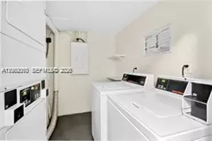 410 SE 2nd St, Hallandale Beach, FL 33009 - Photo 26