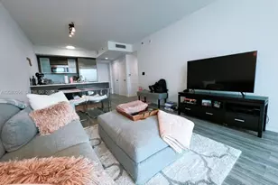55 SE 6th St, Miami, FL 33131 - Photo 2