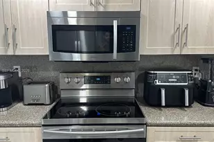 10182 NW 41st St, Doral, FL 33178 - Photo 16