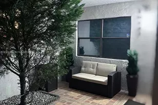 10182 NW 41st St, Doral, FL 33178 - Photo 2