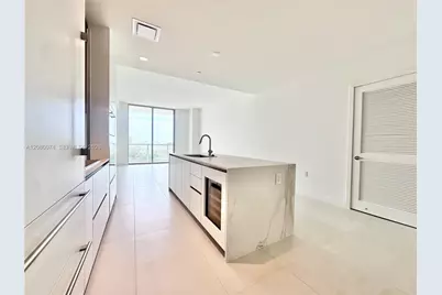 1400 Biscayne Blvd #409, Miami, FL 33132 - Photo 2