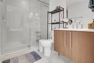 7661 NW 107th Ave, Doral, FL 33178 - Photo 18