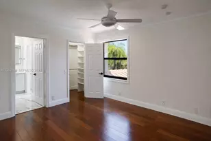 1672 Victoria Pointe Cir, Weston, FL 33327 - Photo 22